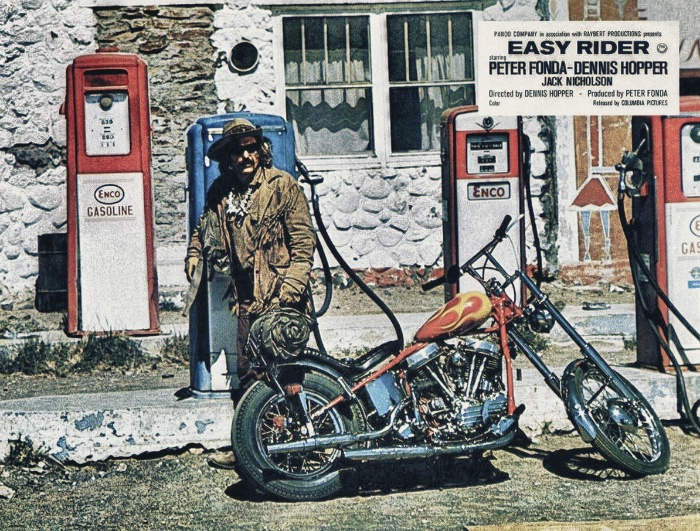Easyriders Motorcycle Magazine Back Issue No.395 from May 2006 Collectible Easyriders Motorcycle Magazine Back Issue No.395 from May 2006 Collectible